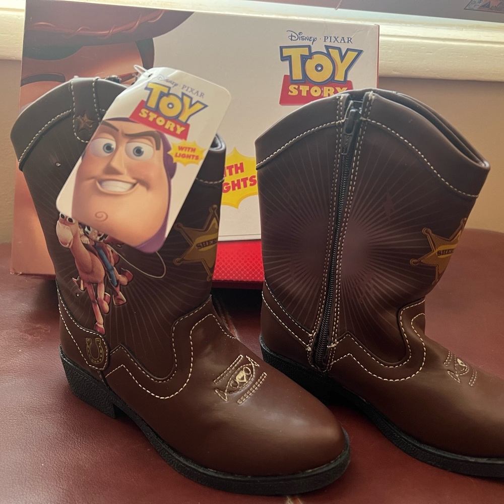 Rare-Disney Pixar Toy Story Toddler Light Up Woody Cowboy Boots. NWT Size 11